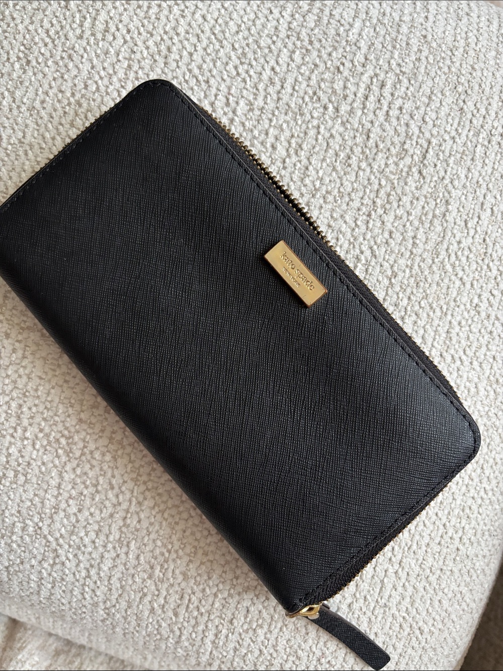 kate spade Black Saffiano Zip Wallet with Gold Plaque